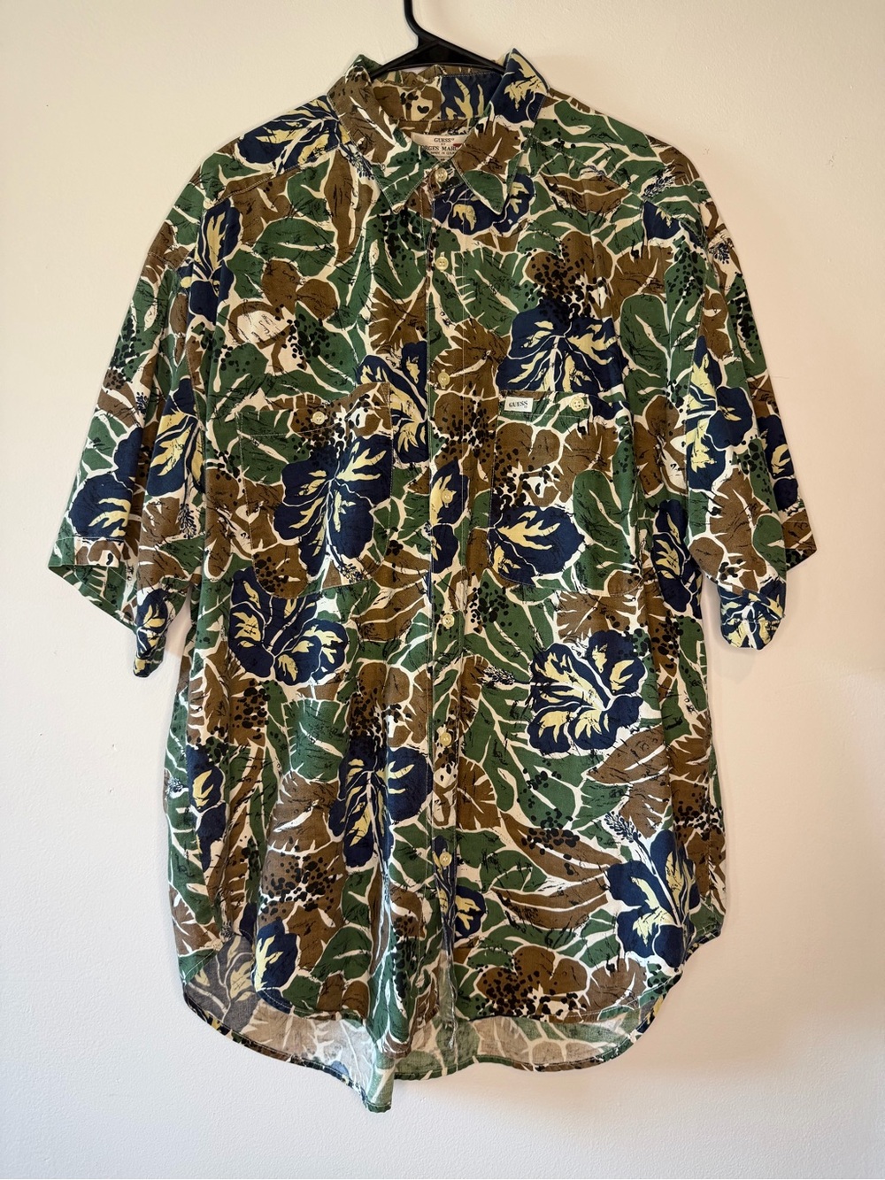 Vintage GUESS Green Floral Short-Sleeve Button-Up Shirt